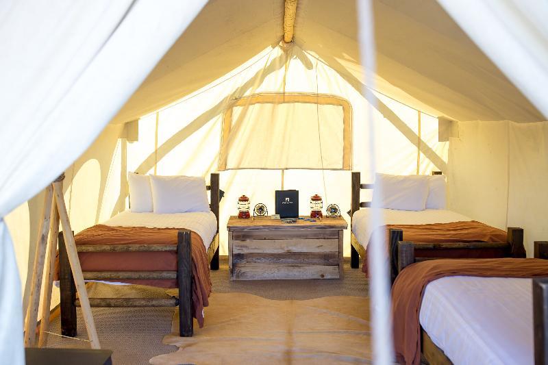 וירג'ין Under Canvas Zion מראה חיצוני תמונה